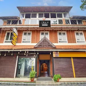 Hotel Super Collection O Calvathy Road Near Kochi
